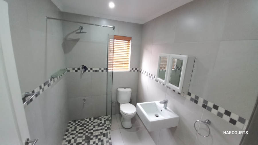 To Let 3 Bedroom Property for Rent in Zeekoevlei Western Cape
